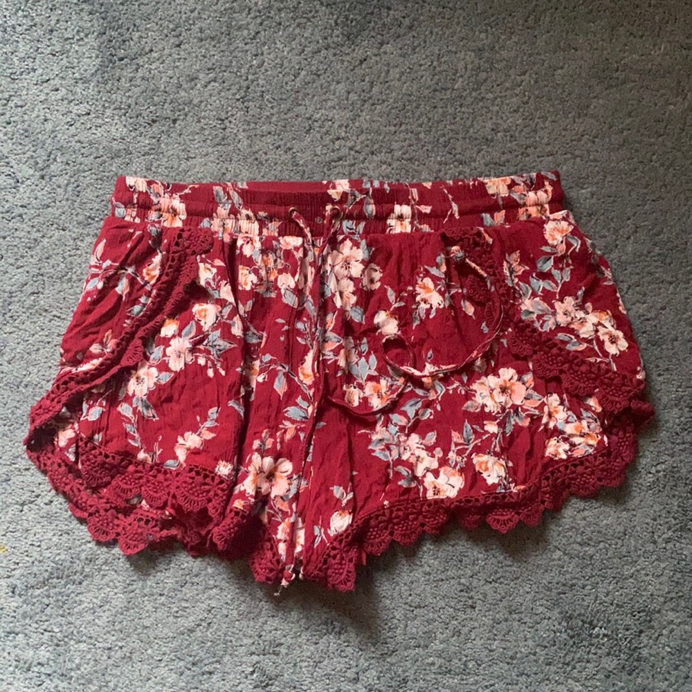 Charlotte Russe Maroon Floral Shorts Size Medium
